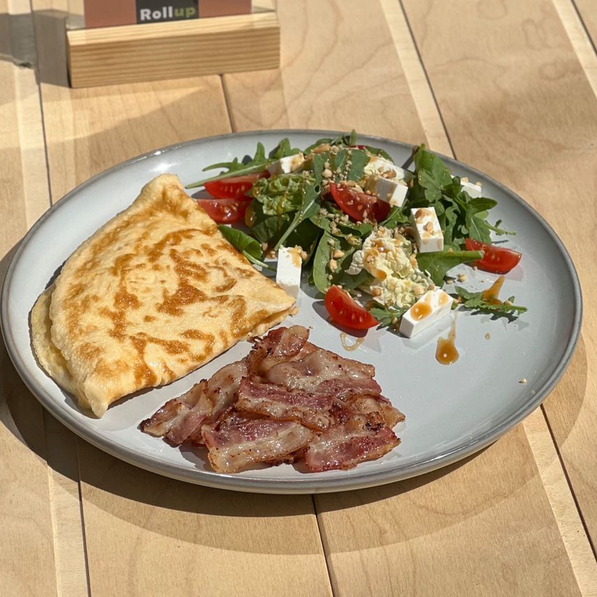 Омлет с сыром и беконом