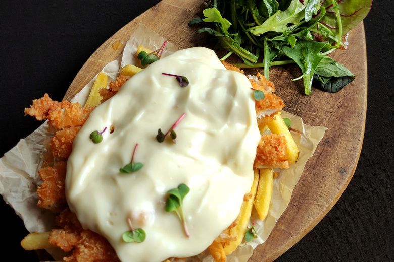 Чикен фри под сырным фондю